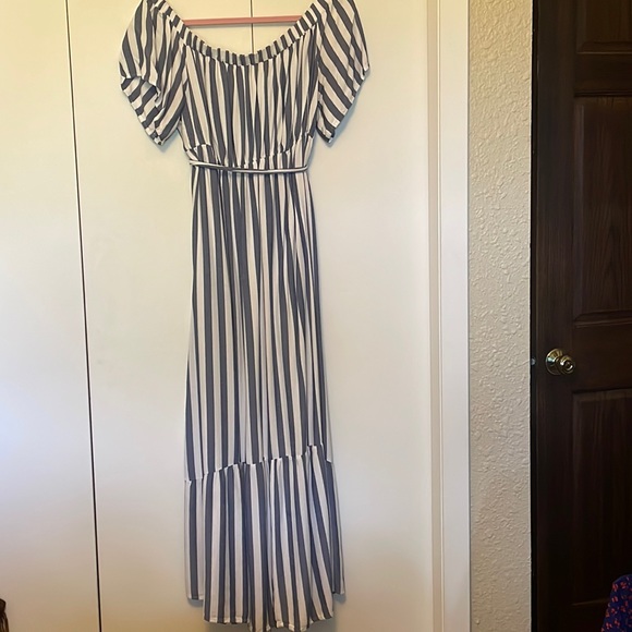 Isabel Maternity by Ingrid & Isabel Dresses & Skirts - Maternity maxi dress